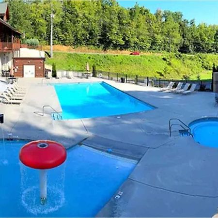 New Majestic 5 Star Amazing View, Pool, Hot Tub! Villa Pigeon Forge Exterior foto