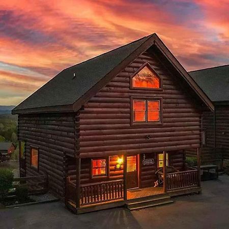 New Majestic 5 Star Amazing View, Pool, Hot Tub! Villa Pigeon Forge Exterior foto